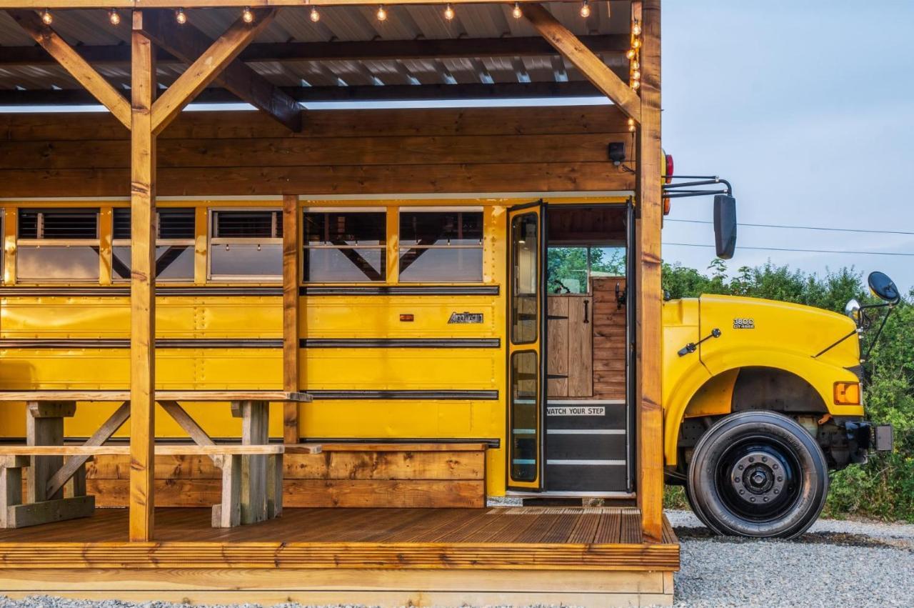 American School Bus - 1 Bedroom - Blossom Farm - Tiers Cross Johnston Exteriér fotografie